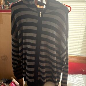 ROMWE Black and Gray Striped Zip-Up Hoodie Sweater